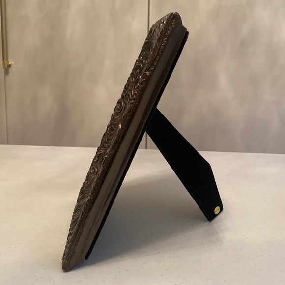 Bella Lux - Grayish-Black Picture Frame with Silver Metallic Detail - Picture 7 of 8